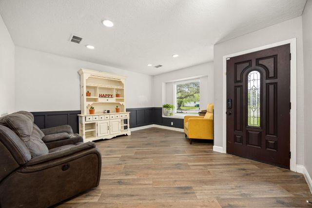 5934 Willowbend Boulevard, Houston, TX 77096