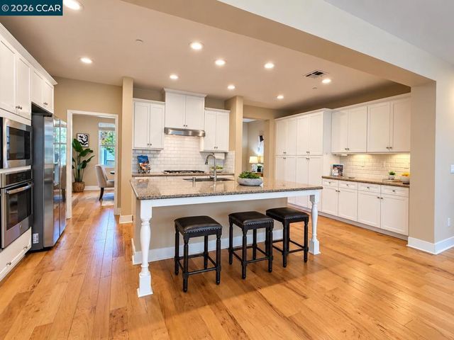 1096 Gardenia Loop, Hercules, CA 94547