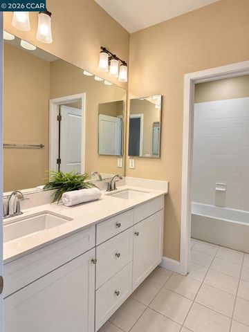 1096 Gardenia Loop, Hercules, CA 94547