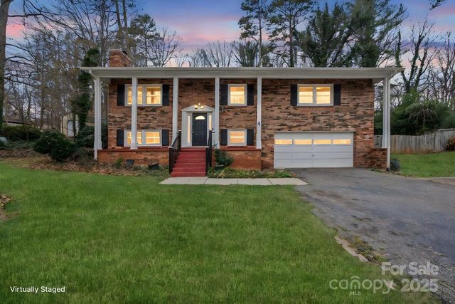 118 Brookmeade Drive, Statesville, NC 28625