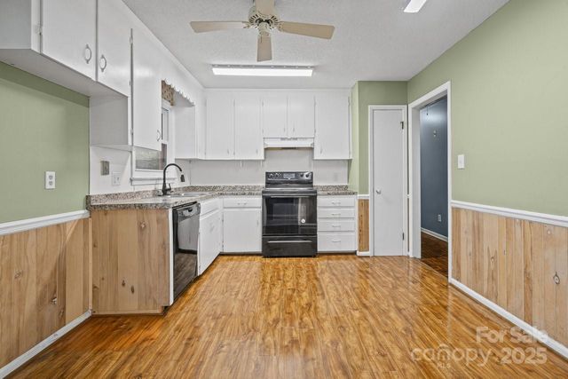 118 Brookmeade Drive, Statesville, NC 28625