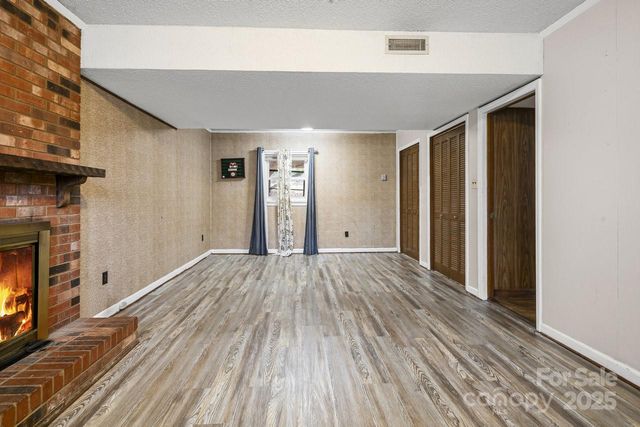 118 Brookmeade Drive, Statesville, NC 28625