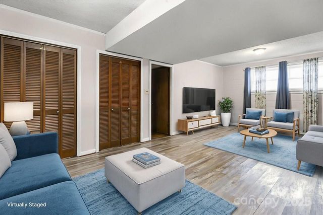 118 Brookmeade Drive, Statesville, NC 28625