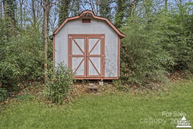 118 Brookmeade Drive, Statesville, NC 28625