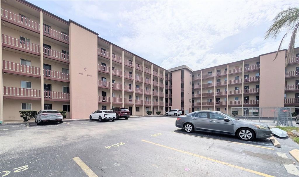 4129 LAKE BAYSHORE DRIVE C-501, Bradenton, FL 34205