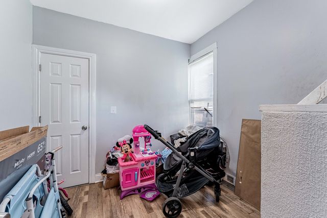 7553 S Saint Lawrence Avenue, Chicago, IL 60619