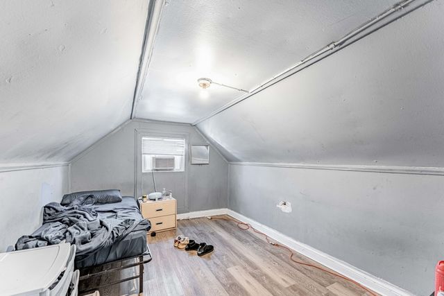 7553 S Saint Lawrence Avenue, Chicago, IL 60619