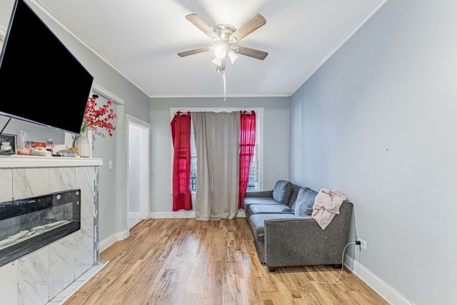 7553 S Saint Lawrence Avenue, Chicago, IL 60619