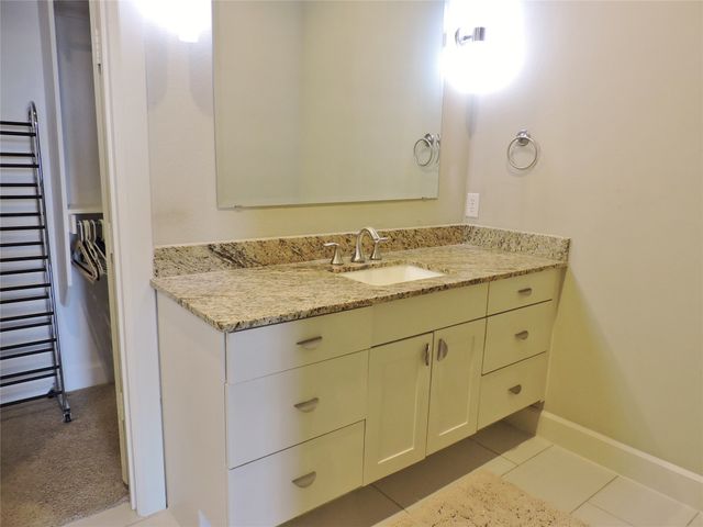 2800 Sandage Avenue 303, Fort Worth, TX 76109