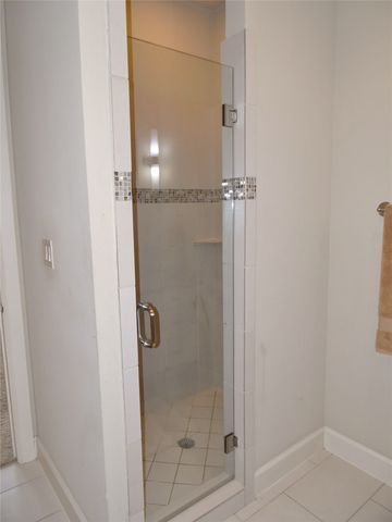 2800 Sandage Avenue 303, Fort Worth, TX 76109