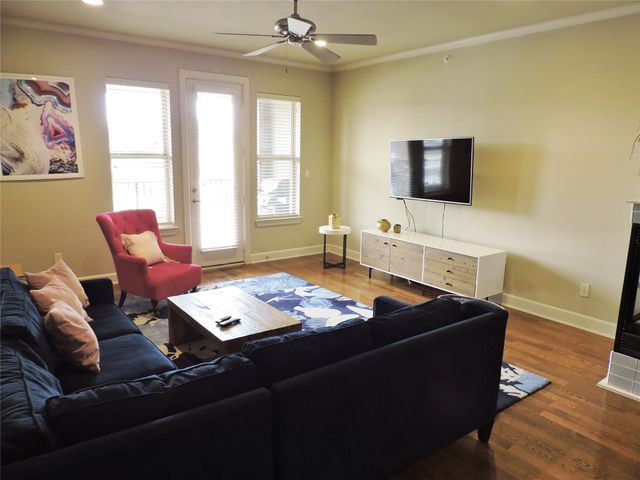 2800 Sandage Avenue 303, Fort Worth, TX 76109