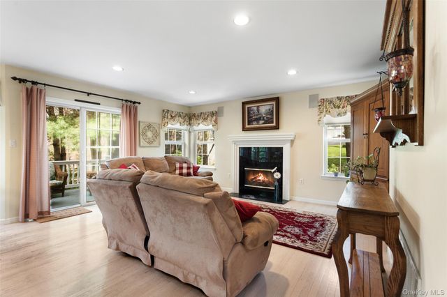 300 Rockwood Court, Yorktown Heights, NY 10598