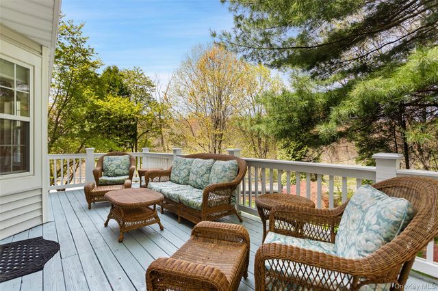300 Rockwood Court, Yorktown Heights, NY 10598