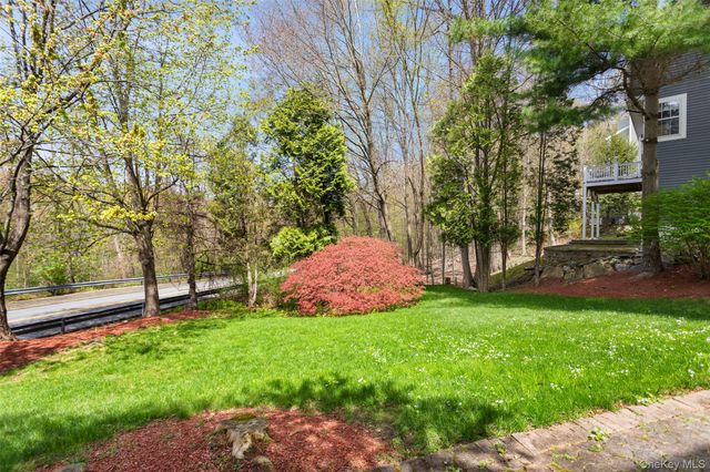 300 Rockwood Court, Yorktown Heights, NY 10598