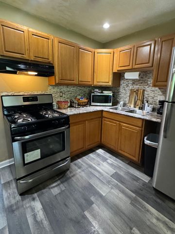 5285 Zimmer Drive, Columbus, OH 43232