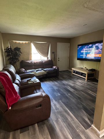 5285 Zimmer Drive, Columbus, OH 43232