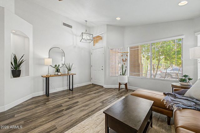 4327 E Tether Trail, Phoenix, AZ 85050