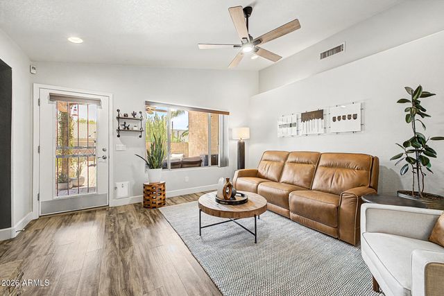 4327 E Tether Trail, Phoenix, AZ 85050