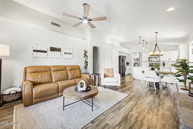 4327 E Tether Trail, Phoenix, AZ 85050