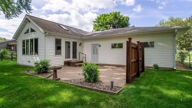 1811 Grandview Drive, Eau Claire, WI 54703