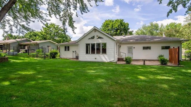 1811 Grandview Drive, Eau Claire, WI 54703