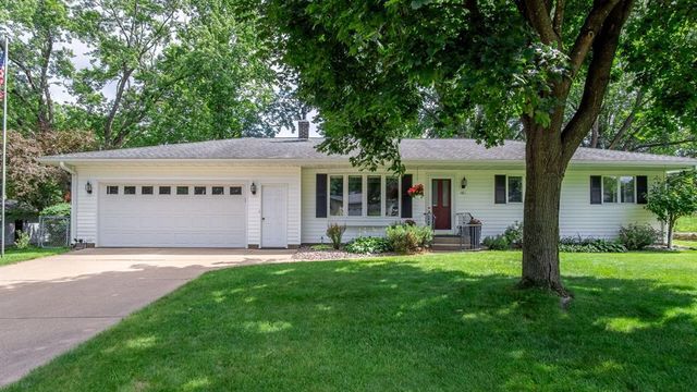 1811 Grandview Drive, Eau Claire, WI 54703