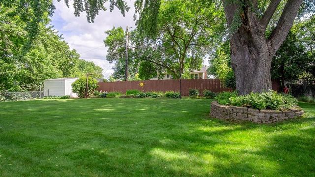 1811 Grandview Drive, Eau Claire, WI 54703