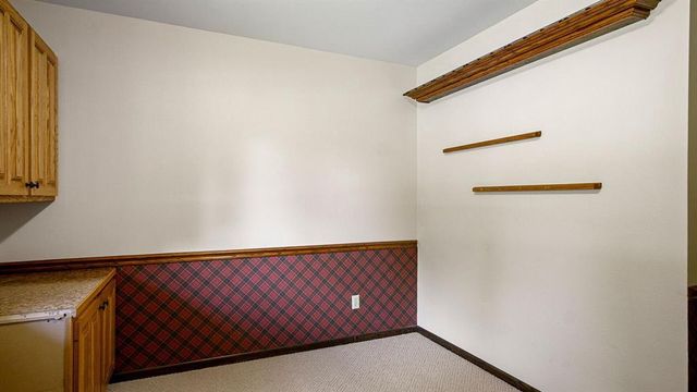 1811 Grandview Drive, Eau Claire, WI 54703