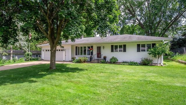 1811 Grandview Drive, Eau Claire, WI 54703
