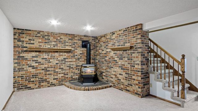 1811 Grandview Drive, Eau Claire, WI 54703