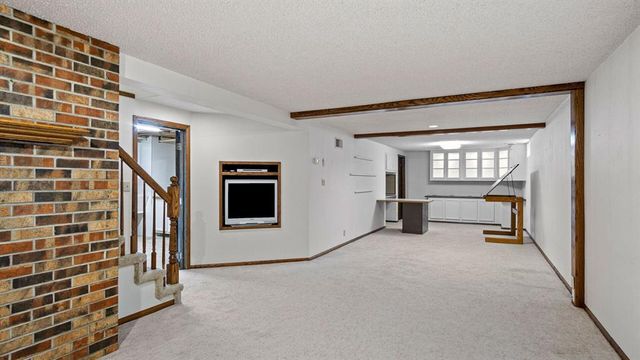 1811 Grandview Drive, Eau Claire, WI 54703