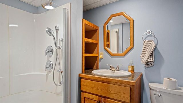 1811 Grandview Drive, Eau Claire, WI 54703