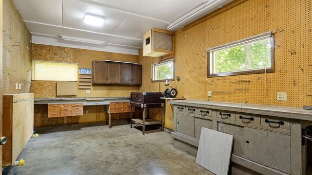1811 Grandview Drive, Eau Claire, WI 54703