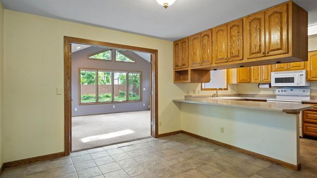 1811 Grandview Drive, Eau Claire, WI 54703