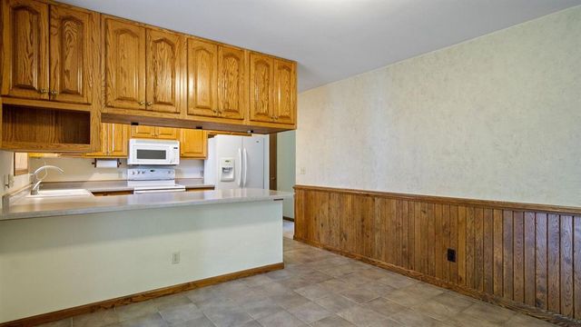 1811 Grandview Drive, Eau Claire, WI 54703