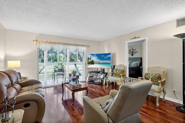 901 SW 128th Terrace 211A, Pembroke Pines, FL 33027