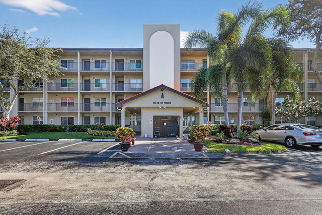 901 SW 128th Terrace 211A, Pembroke Pines, FL 33027