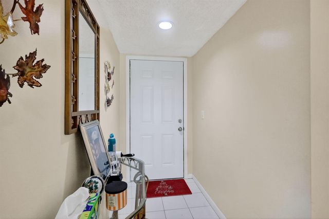 901 SW 128th Terrace 211A, Pembroke Pines, FL 33027