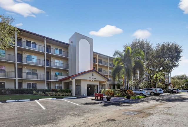 901 SW 128th Terrace 211A, Pembroke Pines, FL 33027