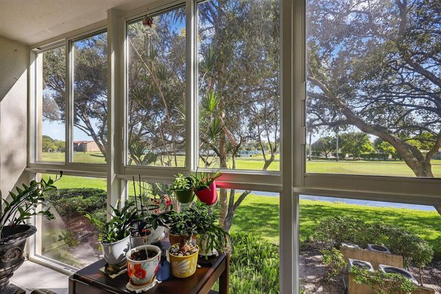 901 SW 128th Terrace 211A, Pembroke Pines, FL 33027