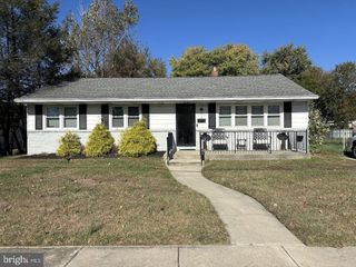 8 PENNSYLVANIA AVE, Somerdale, NJ 08083