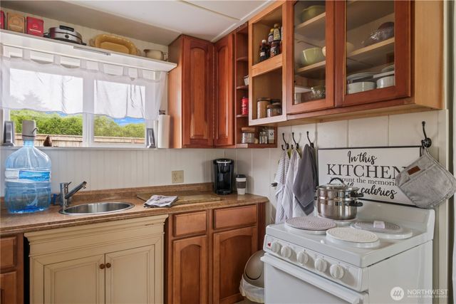 4 Memory Lane, Ocean Shores, WA 98569