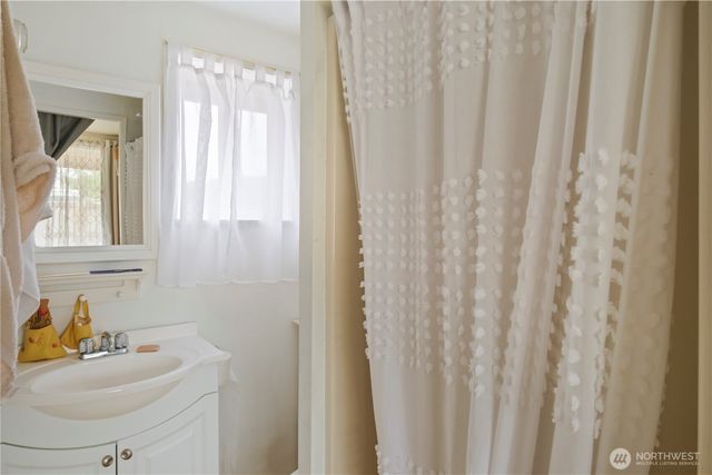 4 Memory Lane, Ocean Shores, WA 98569