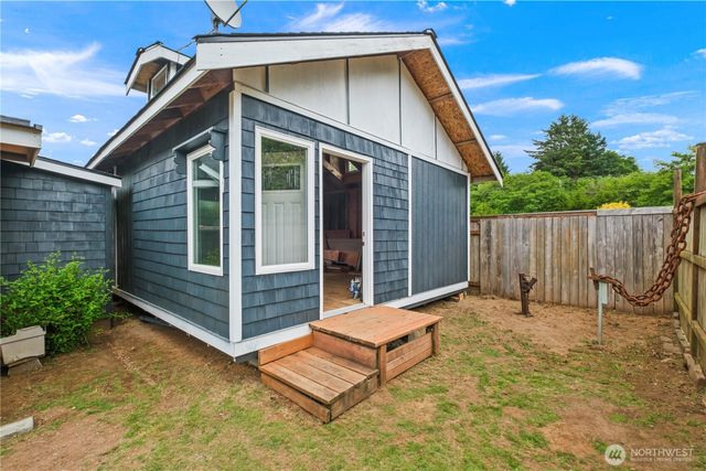 4 Memory Lane, Ocean Shores, WA 98569