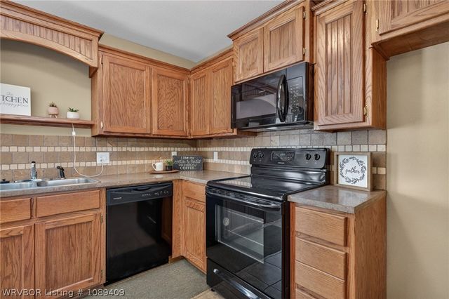 1724 Riley Circle, Alma, AR 72921