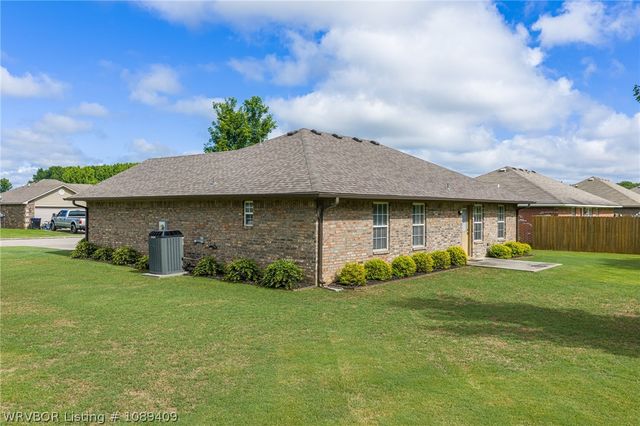 1724 Riley Circle, Alma, AR 72921