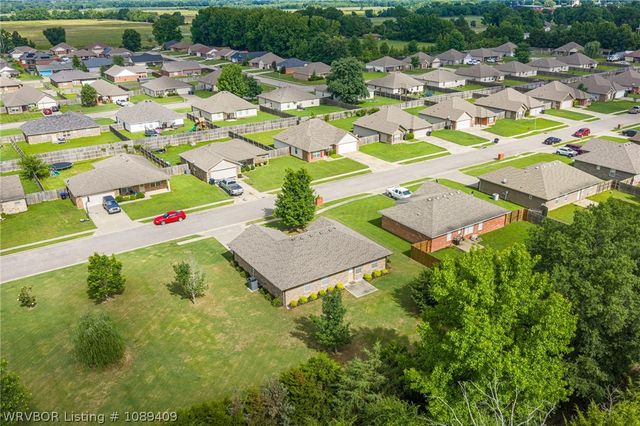1724 Riley Circle, Alma, AR 72921