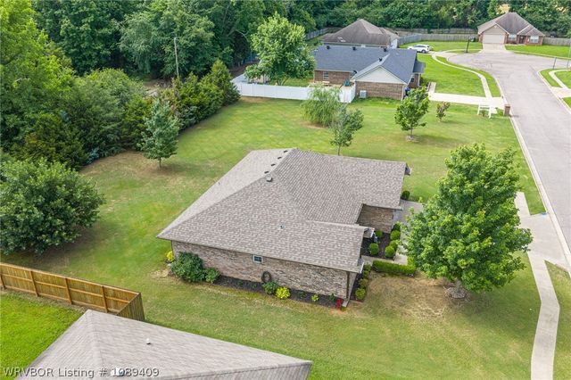 1724 Riley Circle, Alma, AR 72921
