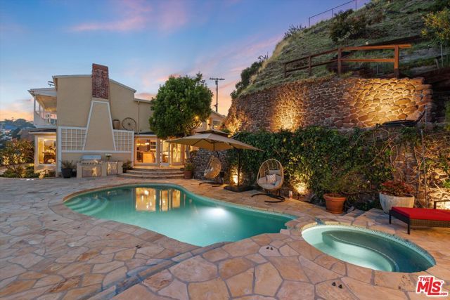 7965 Fareholm Drive, Los Angeles, CA 90046