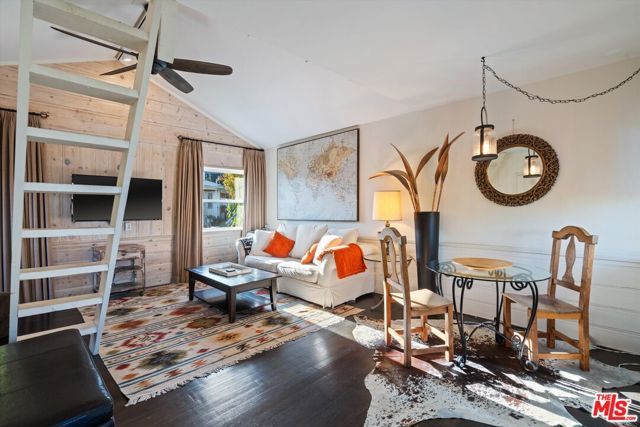 7965 Fareholm Drive, Los Angeles, CA 90046